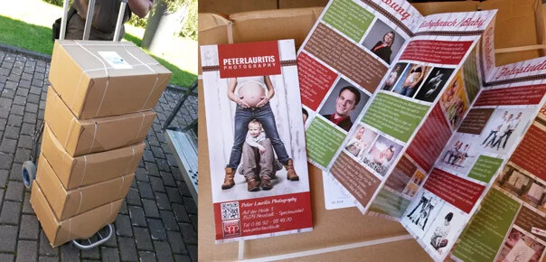 Flyer und Kartons | Peter Lauritis Photography Flyer frisch aus dem Druck: Kartons und aufgeklappter Flyer mit vielen Fotos