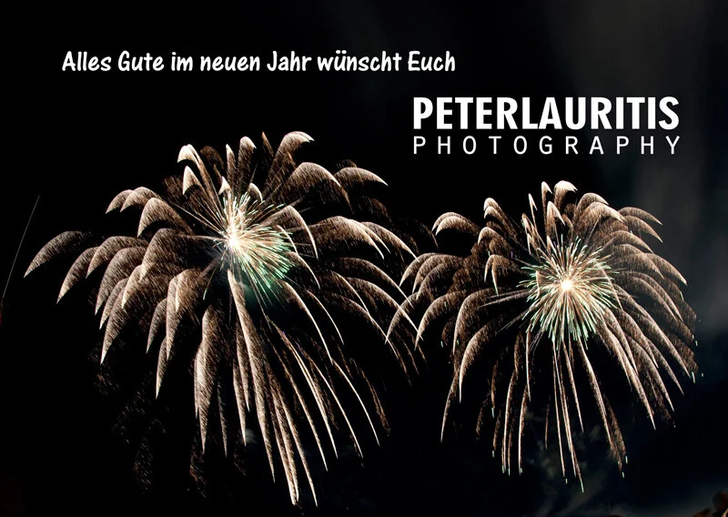 Feuerwerk Neujahr | Peter Lauritis Photography Neujahrsgruß 2016: goldenes Feuerwerk vor schwarzem Himmel mit Neujahrswunsch