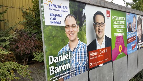 Foto für Wahlplakat von Daniel Baron von der Partei "Freie ...