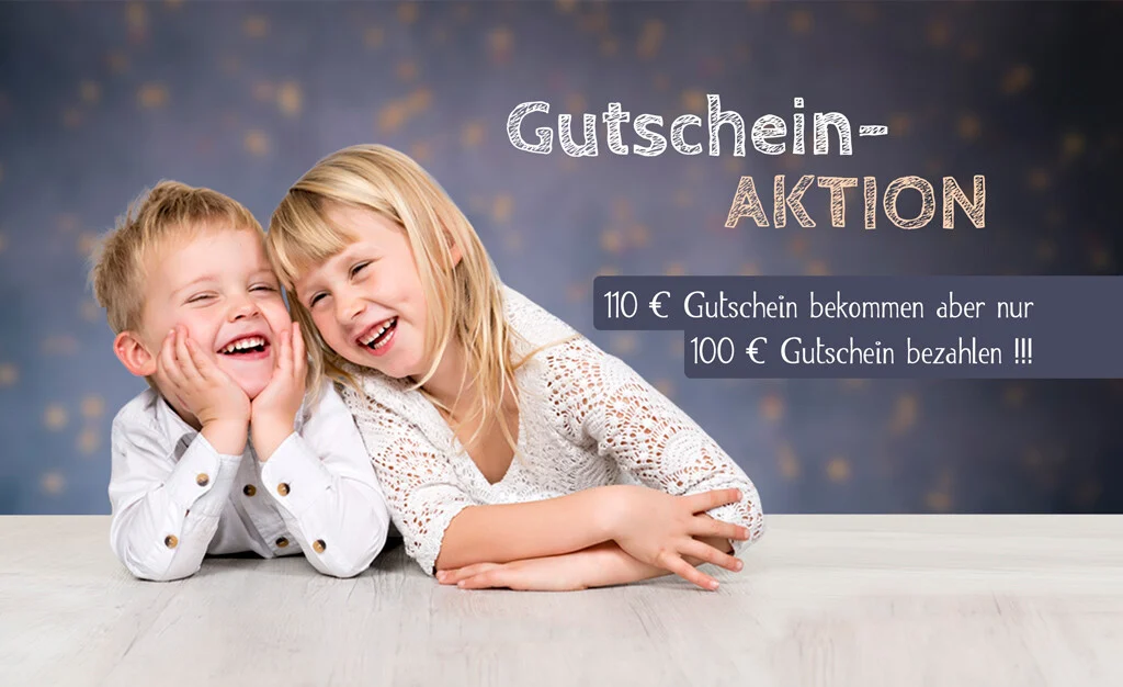 110-Euro-Gutschein: zwei lachende Geschwister auf dem Aktionsbild zur Weihnachtsaktion 2018