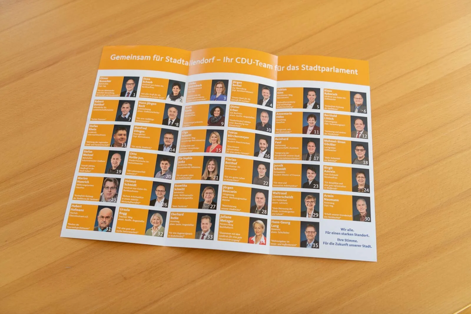 Innenseite des Wahlflyers mit allen Kandidatenfotos der CDU Stadtallendorf