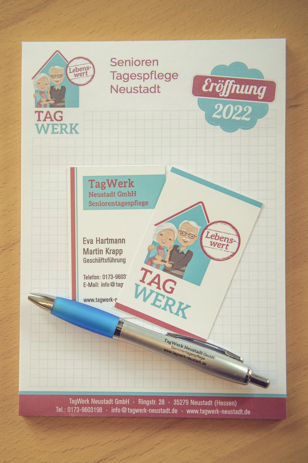 Werbemittel im Set: Block mit Logo, Visitenkarte und Kugelschreiber zusammen