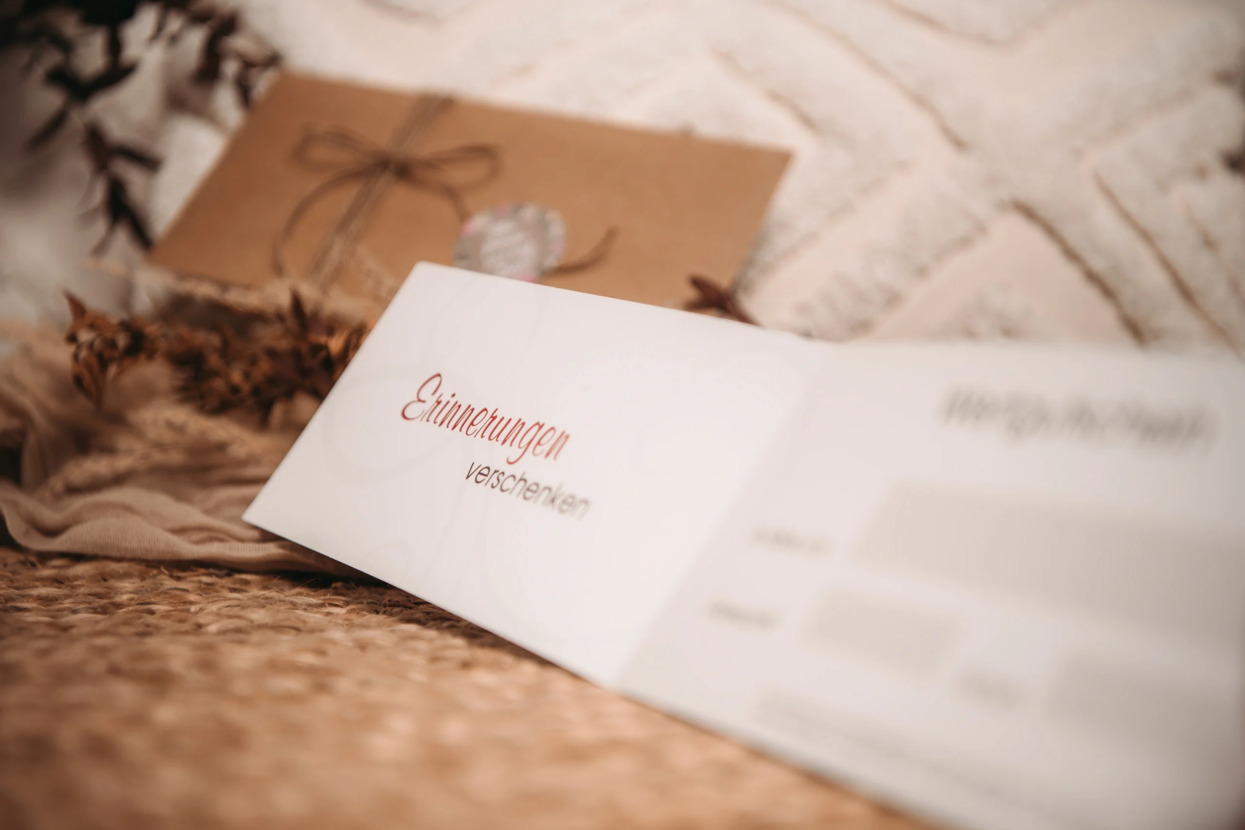 Nahaufnahme eines Geschenkgutscheins von Peter Lauritis Photography